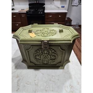 Vintage Green Sewing Box Plastic NO Handle 1970s Tray Inside  VN 102
